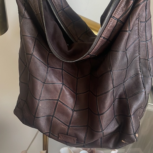 GIORGIO ARMANI XTRA LARGE TOTE. BEAUTIFUL. GENUINE LEATHER. ❤️❤️ - Picture 2 of 14
